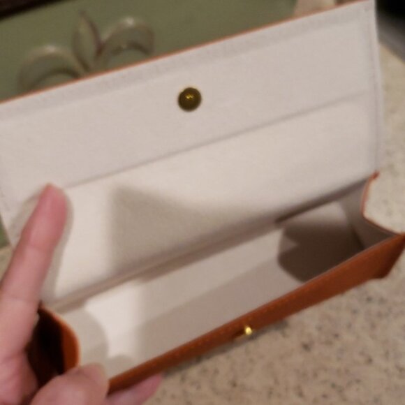 TORY BURCH EYEWEAR CASE - Picture 5 of 7